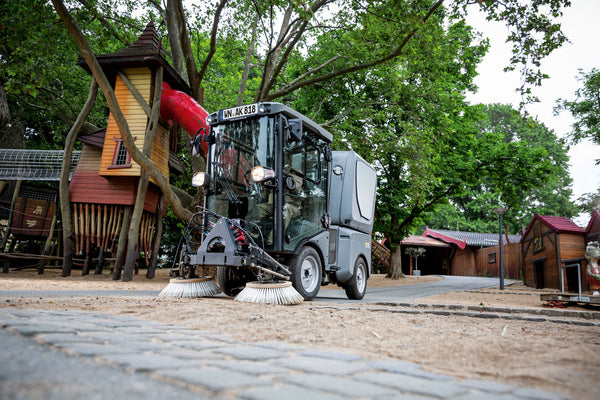 Vacuum sweeper MC 80