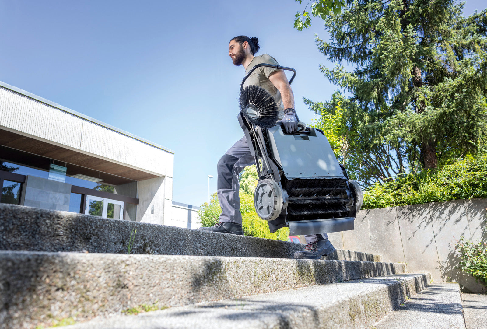 Sweeper KM 70/15 C Classic – Karcher Armenia