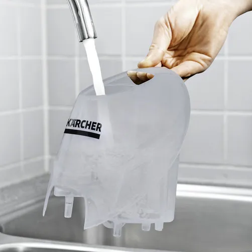 Continuously refillable, detachable water tank